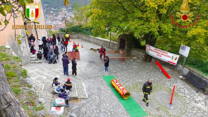 pompieropoli a monteforte 500 bambini caschi rossi per un giorno