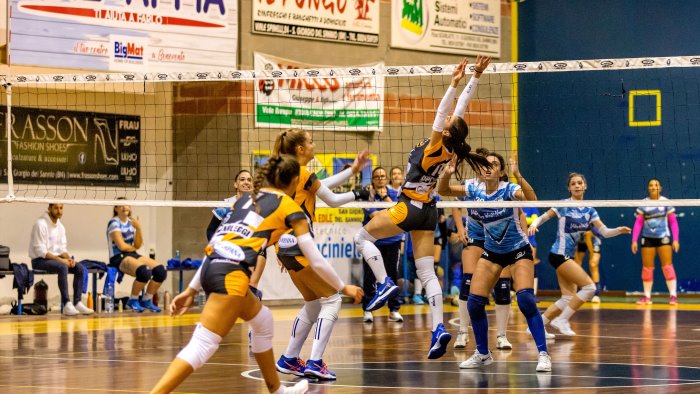 volley serie c l intec service sg vince e resta al comando della classifica