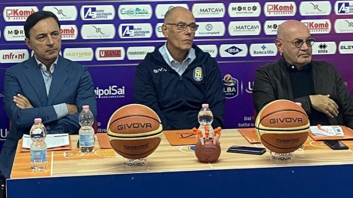 basket sassari scafati con caja dentro butjankovs e tchintcharauli