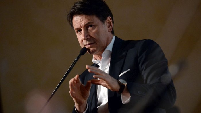 governo conte e forte con i deboli e debole con i forti