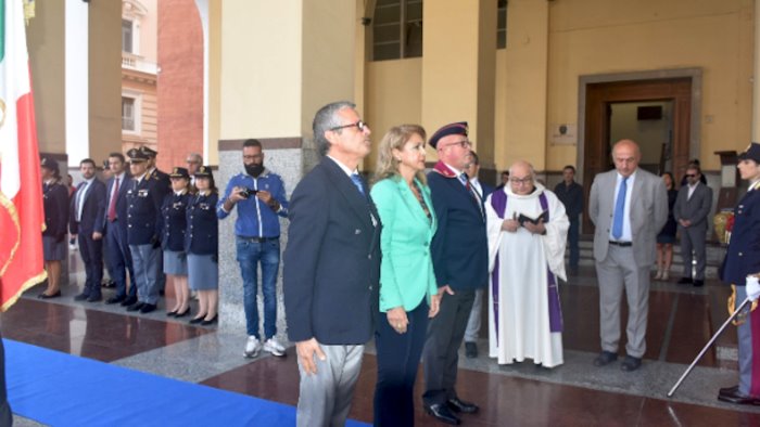 nel giorno di commemorazione dei defunti la polizia ha ricordato i suoi caduti