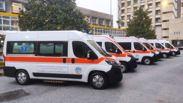 arrivano le nuove ambulanze e auto di soccorso per gli ospedali salernitani