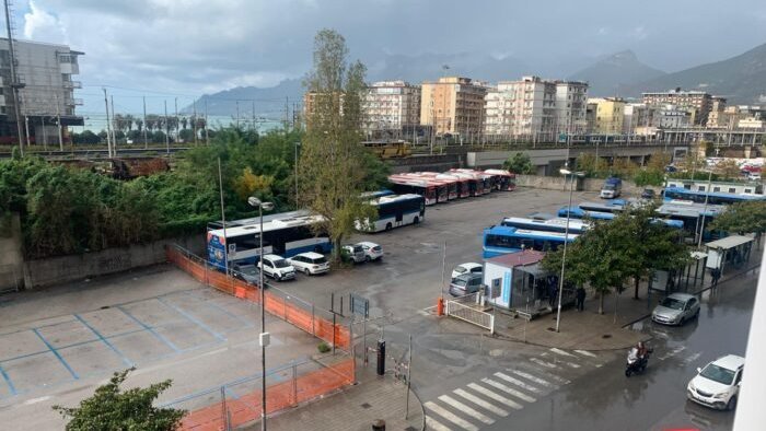 decine di furti d auto in via vinciprova il caso all attenzione del comune