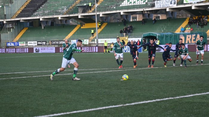 avellino taranto 4 0 il tabellino e i voti dei lupi