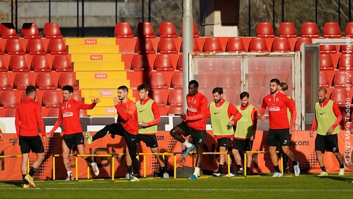 benevento testa al palermo giallorossi in campo da domani