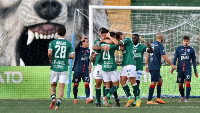 avellino ancora in 5 ai box ma un difensore prova ad accelerare