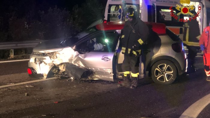 incidente sull ofantina scontro tra auto a nusco donna in ospedale