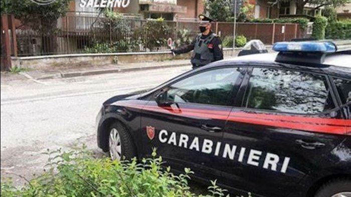 in macchina con 100gr di hashish arrestati due fratelli a mercato san severino