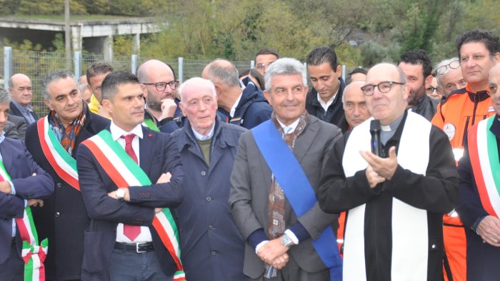 castelpoto taglio del nastro della nuova via portelle un ponte per il futuro