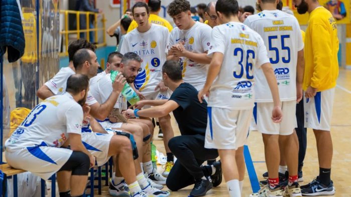 vittoria esterna per la smile basket benevento sul campo del cus napoli