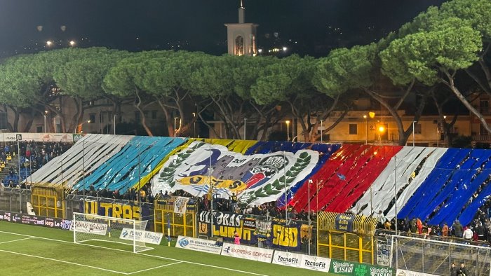 il foggia rallenta la juve stabia al menti finisce 0 0