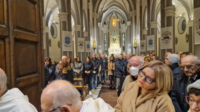 un defibrillatore nel santuario del rosario grazie ai familiari di giulio