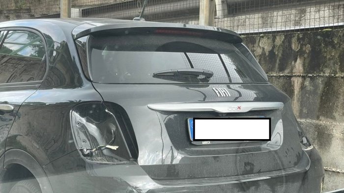 va a donare il sangue gli rubano i fari dell auto amara sorpresa al cardarelli