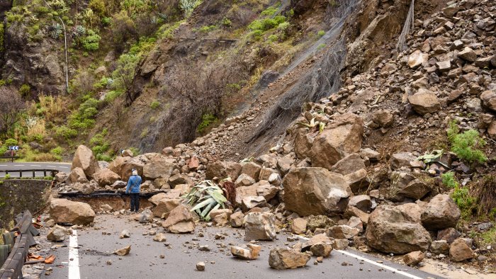 dissesto idrogeologico 25mila progetti finanziati ma solo uno su tre e finito