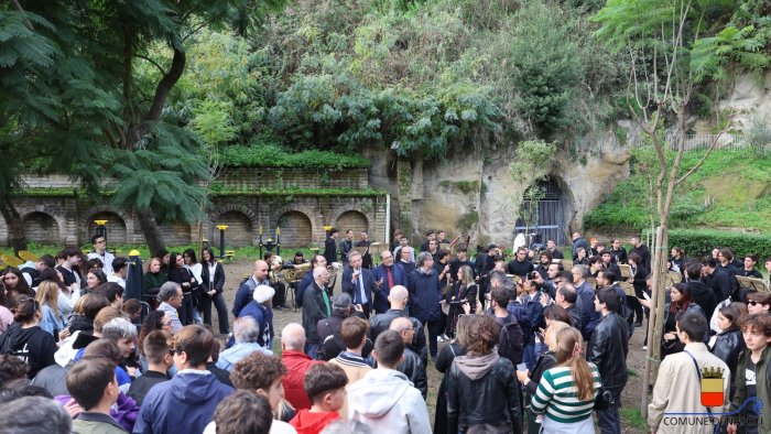 napoli sopralluogo del sindaco manfredi al parco viviani