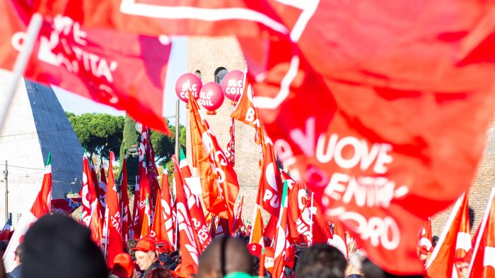 scatta lo sciopero generale in campania chi si ferma e chi no