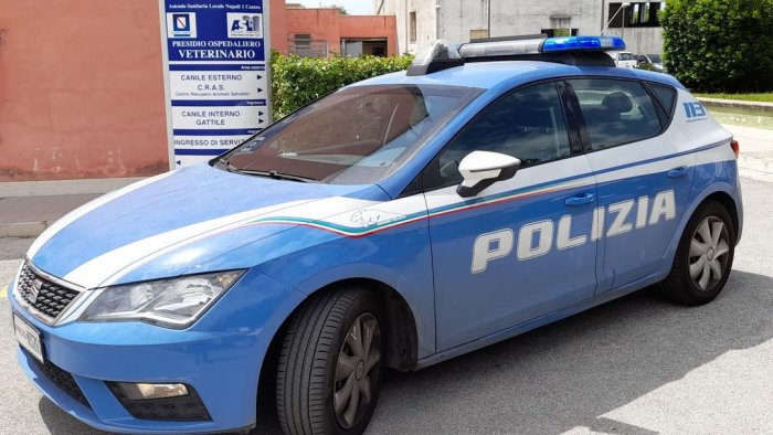 napoli controlli della polizia nei quartieri di san giovanni e barra