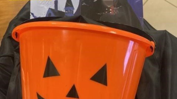 salerno la finanza sequestra 35mila giocattoli di halloween