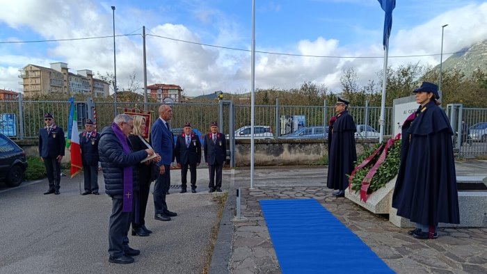 commemorazione defunti la polizia di stato irpina omaggia i caduti