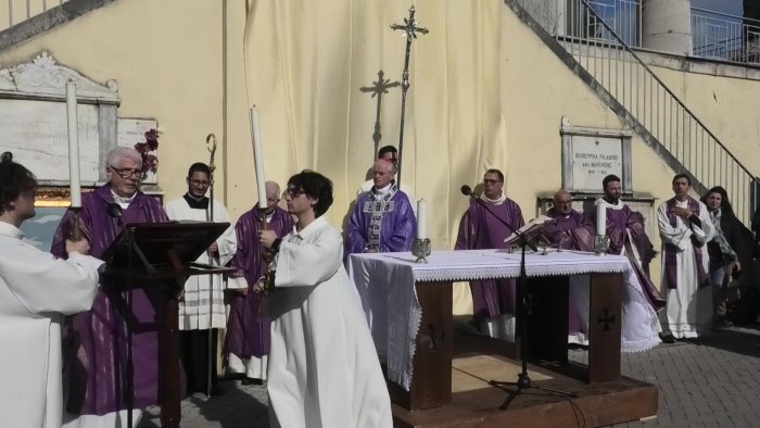 commemorazione dei defunti aiello il presente inquieta basta guerre