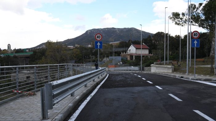 salerno aperta al traffico la nuova bretella tra via irno e rione petrosino