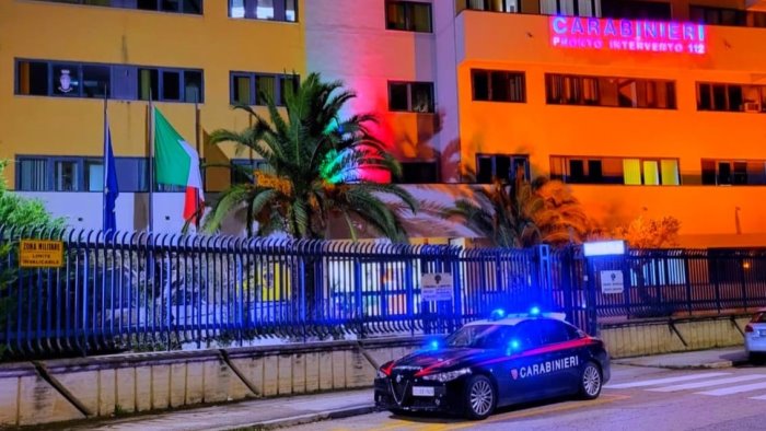 avellino ecco il comando provinciale dei carabinieri illuminato di arancione