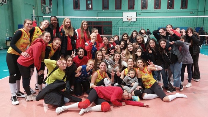 volley b2 la stracittadina premia l accademia