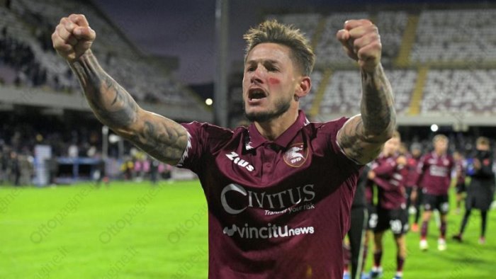 salernitana si riapre la corsa salvezza granata a 2 da cagliari ed empoli