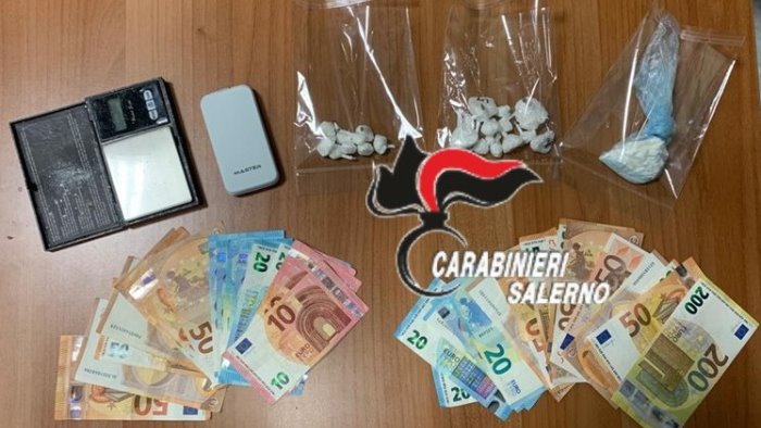 controlli nella notte di halloween due arresti per droga a salerno