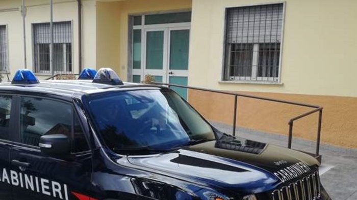 lioni ruba l auto del parroco e poi va al bar 37enne arrestato