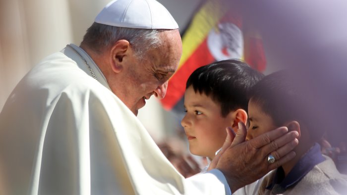 dalla campania a roma per i bambini incontrano il papa