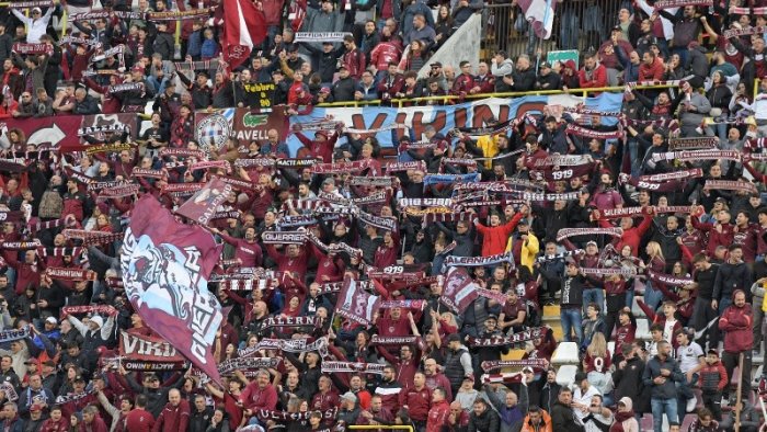 derby salernitana napoli i tifosi hanno risposto all appello di sportivita