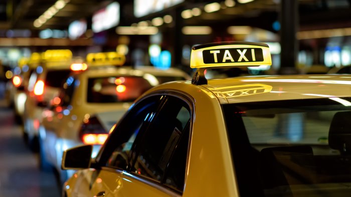 taxi sbloccare le licenze anche a napoli attesa la circolare del governo