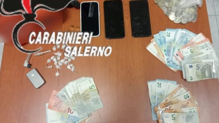 salerno sorpreso con la droga in casa arrestato