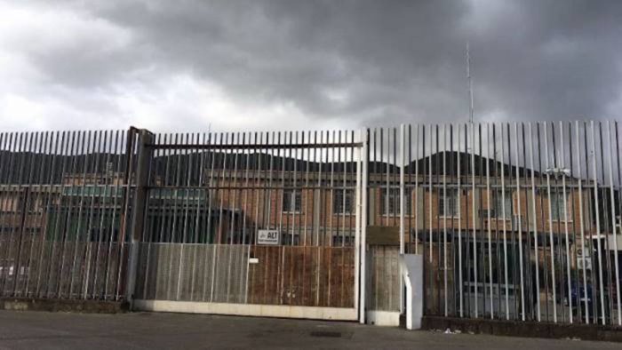 carcere salerno detenuto incontra il suo cane protesta la penitenziaria