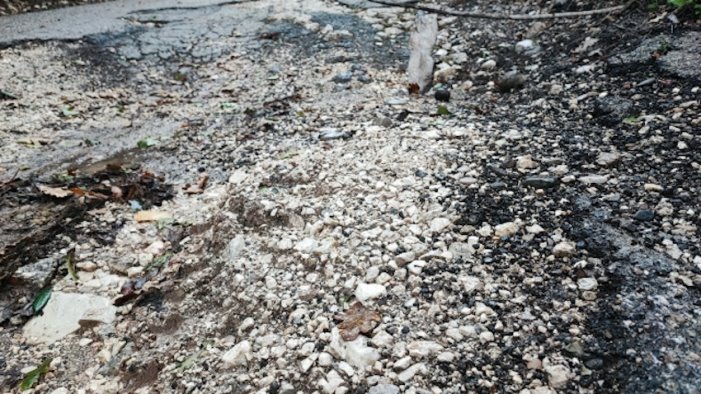 via ciancelle un cratere in mezzo alla strada situazione insostenibile