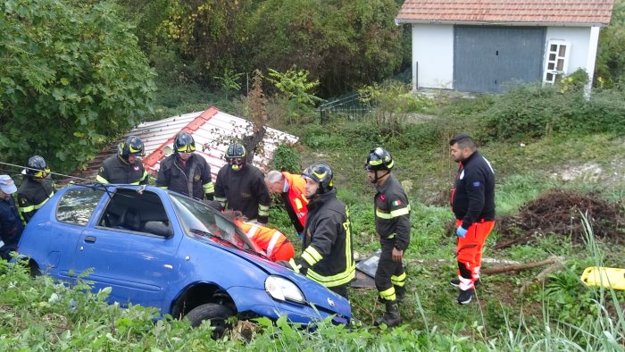 ariano volo spaventoso in fondo alla scarpata coppia miracolata