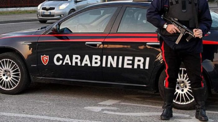 guida sotto l effetto della droga si oppone ai carabinieri 39enne in carcere