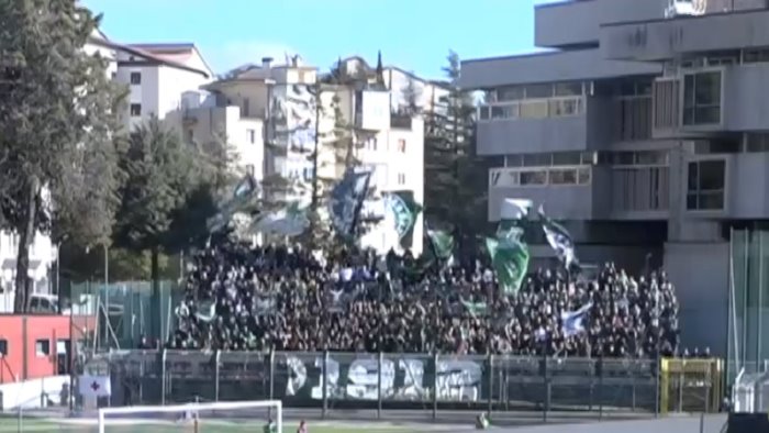 potenza avellino scontri tra tifosi all esterno del viviani