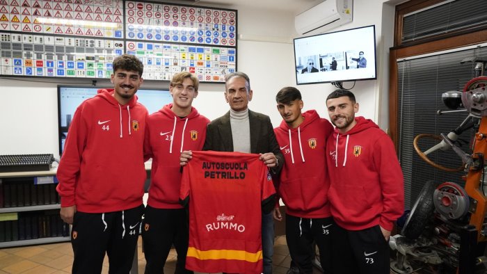 giornate degli sponsor i giallorossi all autoscuola petrillo