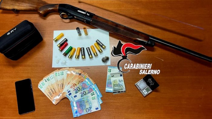 san cipriano picentino droga armi e soldi in casa arrestato