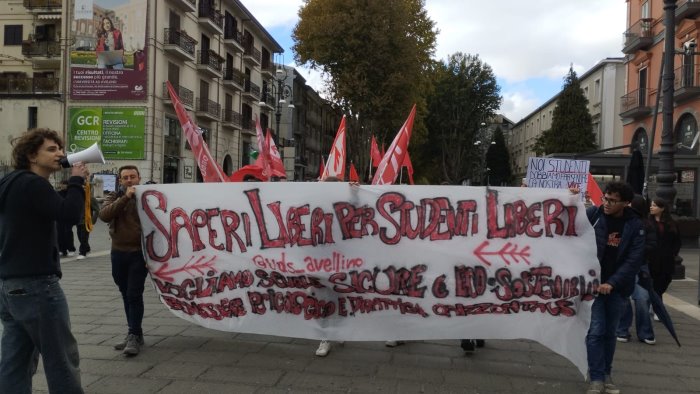 napoli mobilitazione nazionale degli studenti vogliamo potere