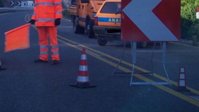 incidente sulla cilentana coinvolti tre veicoli chiusa la strada