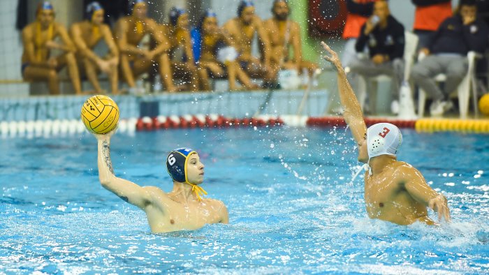 pallanuoto a2 la r n salerno fa suo il derby cittadino con il circolo nautico