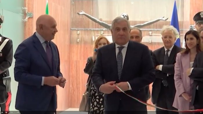 tajani e le distanze dal leghista quello di calderoli non e il mio linguaggio