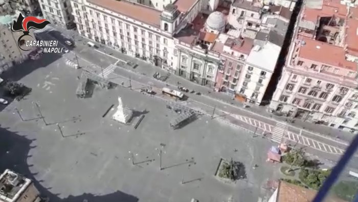 napoli blitz dei carabinieri a piazza dante 22 scooter sequestrati