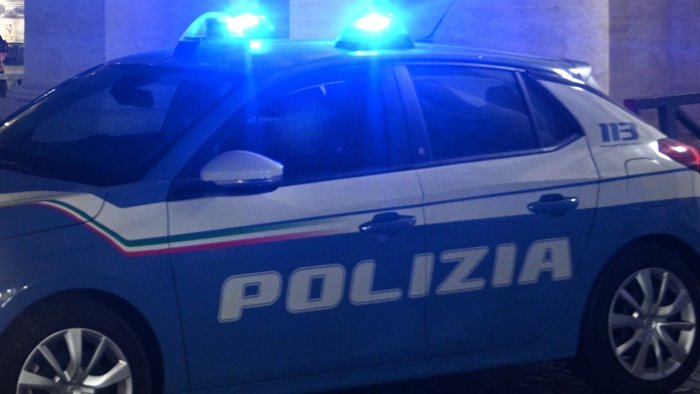 folle fuga dei ladri in maserati inseguimento dalle volanti sfiorato il dramma