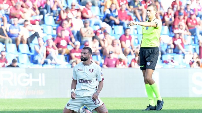 salernitana due calciatori premiati al gran gala del calcio italiano