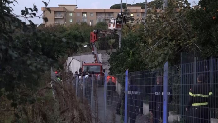 ercolano l esplosione nella fabbrica ipotesi di omicidio e disastro colposi