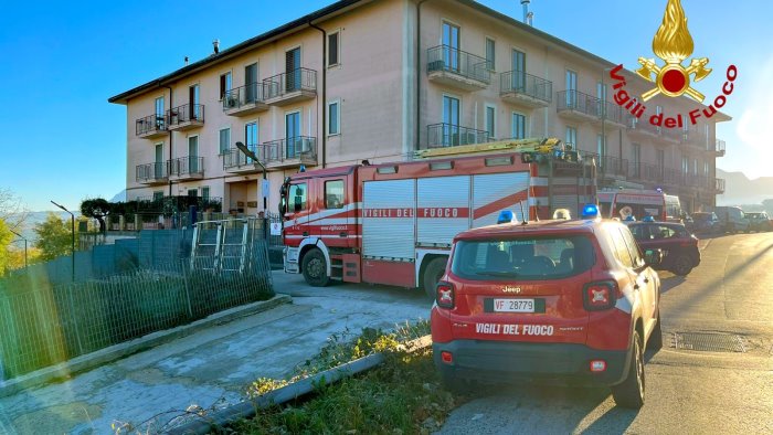 avellino esplosione per una fuga di gas in un abitazione ferita una donna